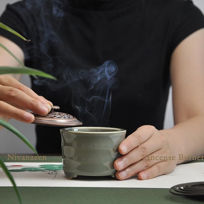 Ceramic Incense Holder with Beauty Lid,Coil Incense Burner for Cone and Powder Incense,Mediation Gift,Home Decor(Light Green)