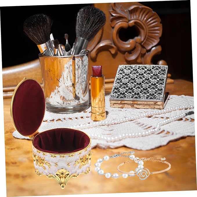 Retro High-grade Wear-resistant Alloy Jewelry Storage Box with Embossed Enamel Design Vintage Style Necklace Organizer for Cosmetics and Accessories
