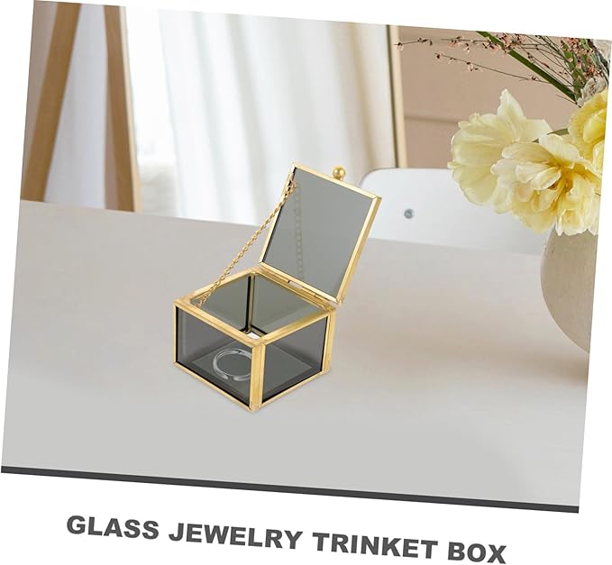 Elegant Square Glass Jewelry Box with Lid Vintage Trinket Holder for Rings and Necklaces Stylish Keepsake Organizer for Makeup and Accessories Decorative Storage