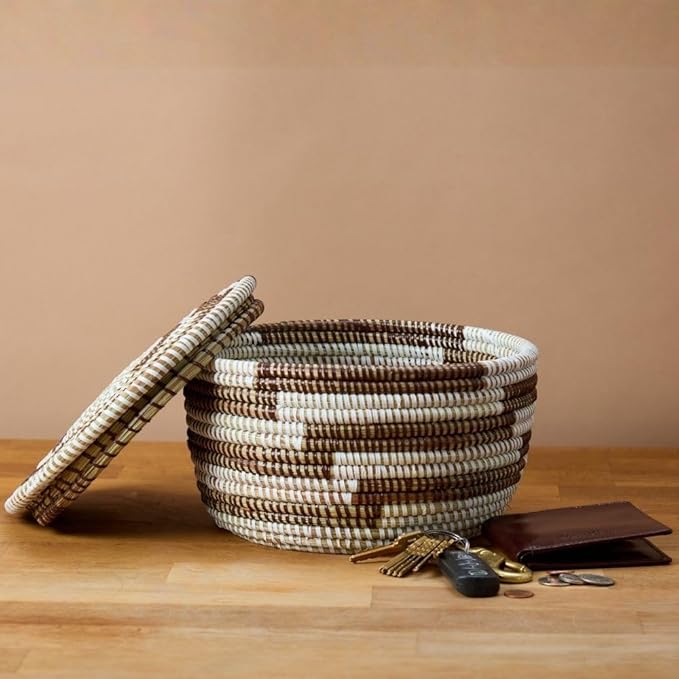 Small Wicker Basket for Keys, Brown Pattern on White, Flat Lid, 10 Inch Wide