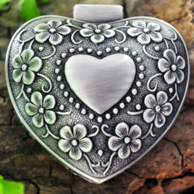 Vintage Jewellery Box Heart Shape Wedding Gift Box Metal Treasure Box Jewelry Organizer Makeup Organizer Birthday Valentine Gift