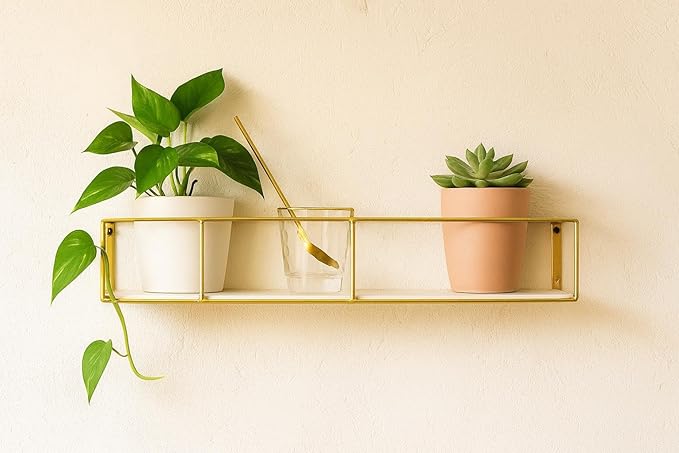 Urban Lifestyle Gold Iron Floating Wall Shelf, Modern Wall-Mounted Storage & Display Rack with Open Frame Design, Decorative Organizer for Living Room, Bedroom, or Office