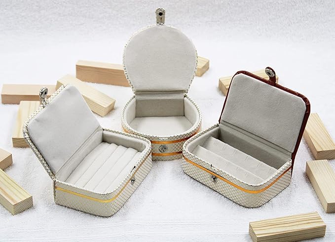 atorakushon PU Leather Combo Makeup Jewellery accessories Vanity box to nicely organize the Jhumka Ring Earrings Necklace Bangle for Female Set of 3 Cream
