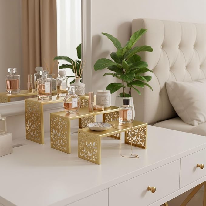 AIM & GGKK 3-Tier Gold Perfume Organizer Stand | Rustproof Metal Cologne Display Rack for Cluttered Vanity & Bathroom | Space-Saving Vertical Fragrance Holder & Elegant Cupcake Tower for Party Decor