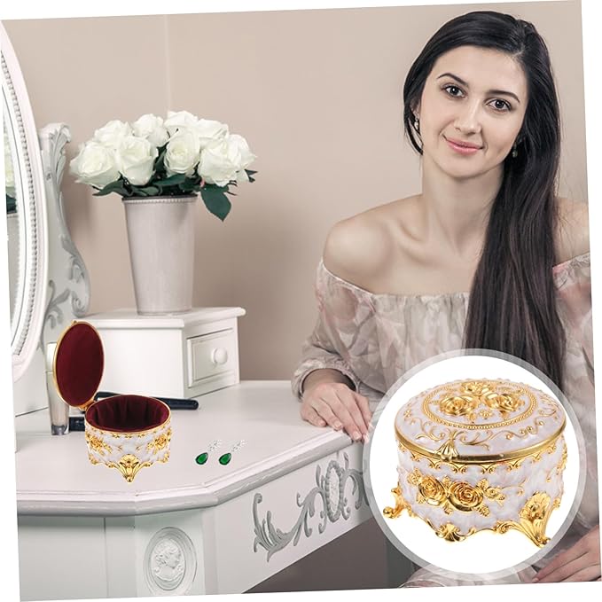 Retro High-grade Wear-resistant Alloy Jewelry Storage Box with Embossed Enamel Design Vintage Style Necklace Organizer for Cosmetics and Accessories