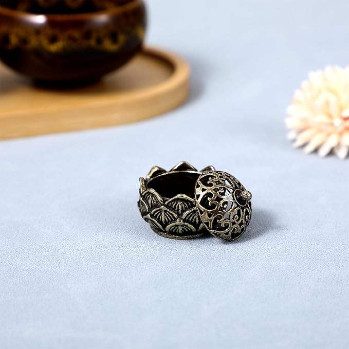 2 PCS Mini Brass Flower Incense Cone Holder, Vintage Flower Incense Holder Elegant Decor for Home, Office, Yoga, Meditation, Spa (2.8 × 2.7 cm)
