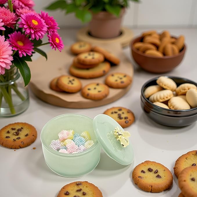 Cute Glass Candy Box - Glass Jar with Lids for Storage Candy Cookie, Vintage Candy Jar Candy Dish for Office Desk Buffet,3.15x3.15x2.28 H IN-GRB019-Green