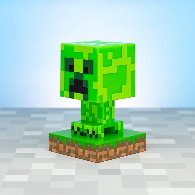 Paladone Minecraft Creeper Light, Lamp, & Night Light - 12 cm Tall - Battery Powered - Gaming Room & Bedroom Decor for Minecraft Gamers