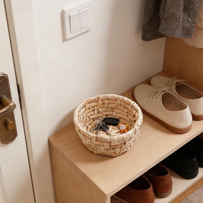 Round Key Basket Bowl for Entryway, Decorative Key Tray, Decorative Baskets, for Kitchen Counter Bedside Living Room Entrance Hall.