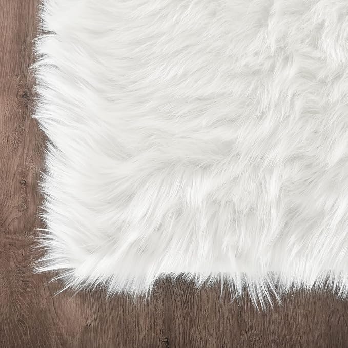 Latepis White Faux Fur 7'10"x9'10" Area Rug, Soft Plush Faux Fur Sheepskin Rugs for Living Room, Washable Fluffy Fuzzy Rug for Bedroom and Living Room, Luxury Room Decor, Rectangle