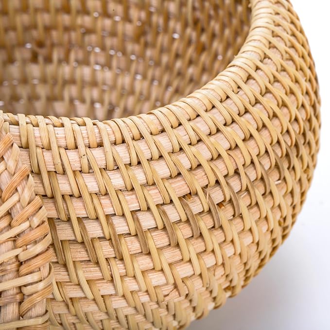 WRINGKIT Small Rattan Basket Box with Lid, Round Handmade Woven Storage Basket, Multi-purpose Wicker Bowl Decorative Organizer for Shelf, Home, Bathroom Decor