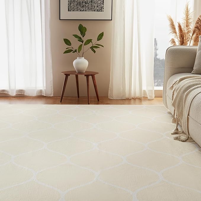 Amazon Basics Thin Indoor Area Rug, Geometric Printed Washable Home Decor Carpet for Living Room Bedroom, 5' W × 7' L, Beige Geometric