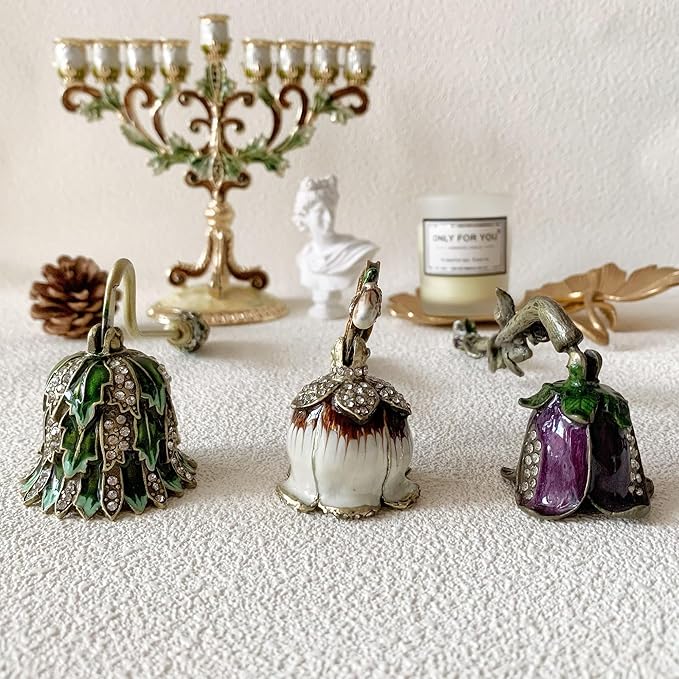 Candle Snuffer, Unique Candle Extinguisher Snuffer, Decorative Candle Extinguisher Metal Candle Tool (Green Leaf)