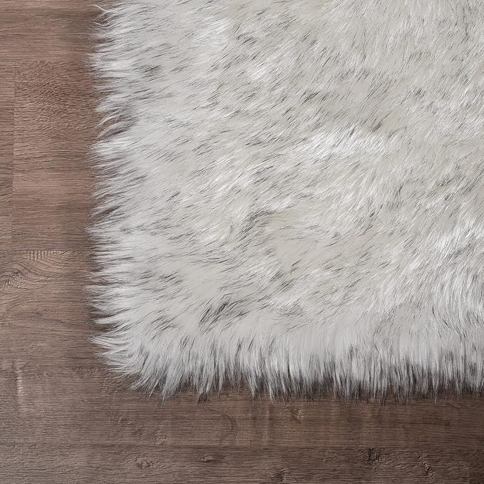 Latepis Area Rug 5x8 Living Room Rugs White with Grey Tips Large Bedroom Fluffy Shag Rugs Washable Faux Fur Rug for Dorm Soft Rugs Home Decor Rectangle